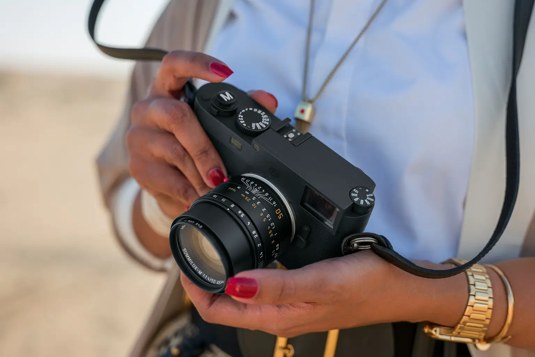 Leica Summilux-M 50mm f/1.4 ASPH. Lens - Black