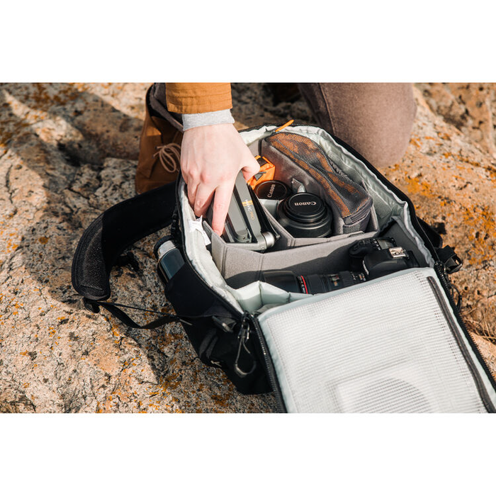 LowePro Flipside 300 AW III 17L Backpack - Black