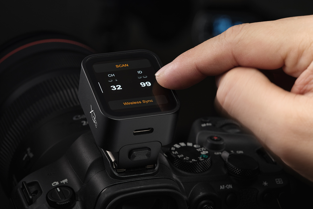 Godox X3 L Touchscreen TTL Wireless Flash Trigger - Leica