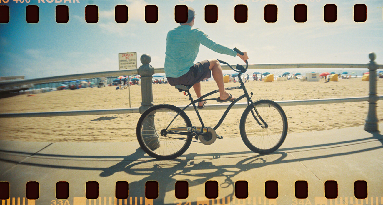 Lomography Sprocket Rocket 35mm Panoramic Film Camera - Peacock