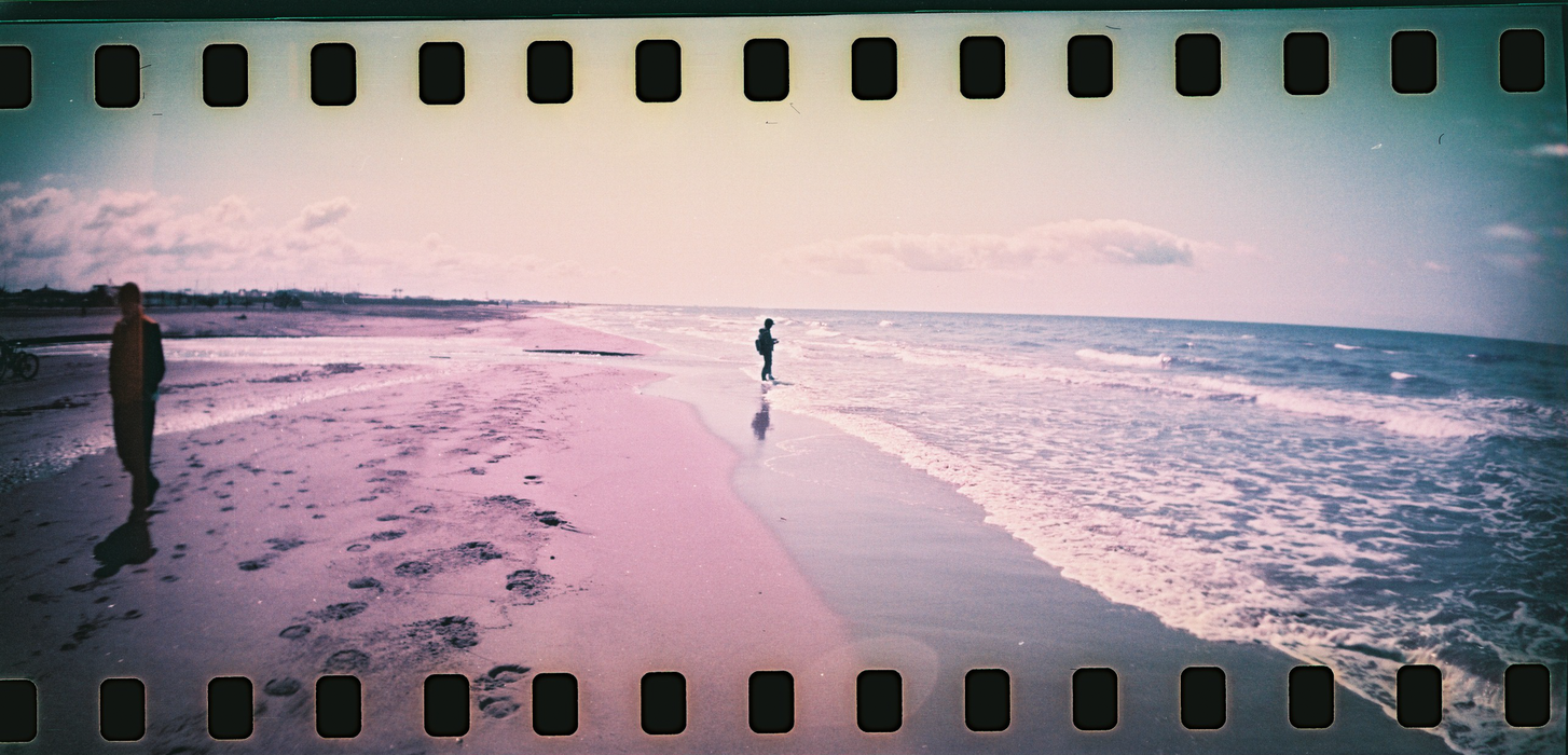 Lomography Sprocket Rocket 35mm Panoramic Film Camera - Peacock