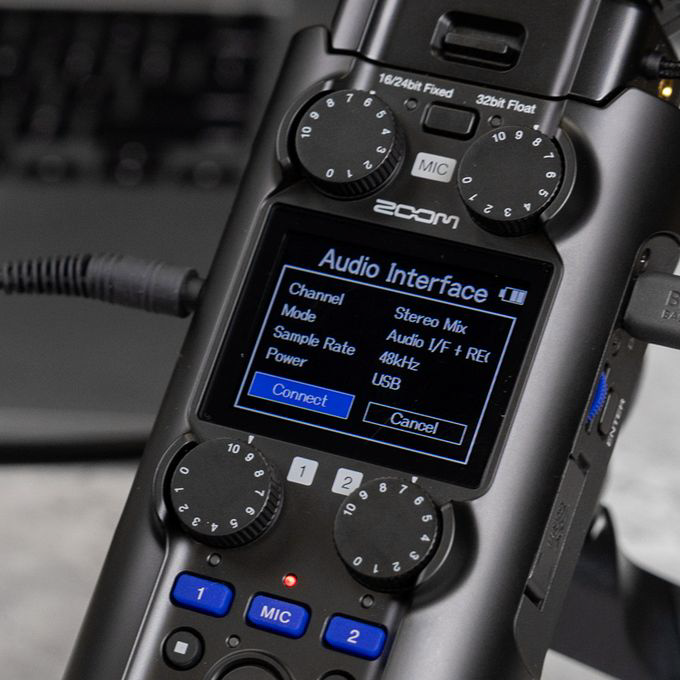 Zoom H5studio 4-Track Handy Recorder with 32-Bit Float Recording