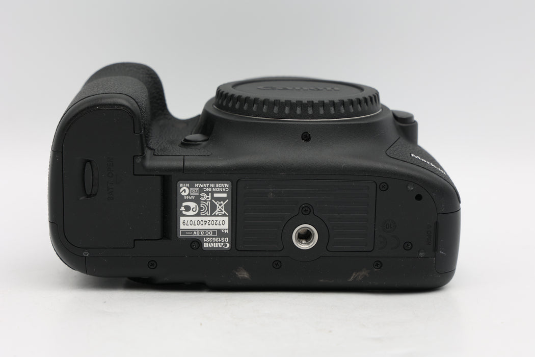 Used Canon 5D Mark III w/ Grip (Good)