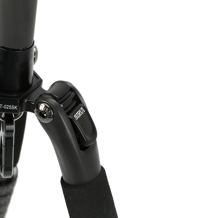Sirui T-025SK Carbon Fiber Travel Tripod with B-00K Ball Head - Black