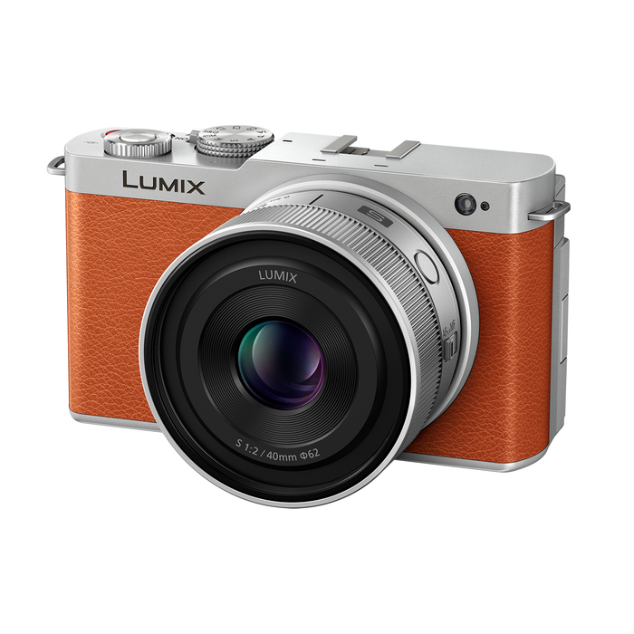 Lumix S 40mm f/2 Lens - SIlver