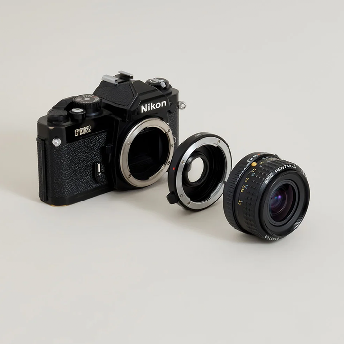 Urth Manual Lens Mount Adapter for Pentax K-Mount Lens to Nikon F-Mount Camera Body with Optical Element