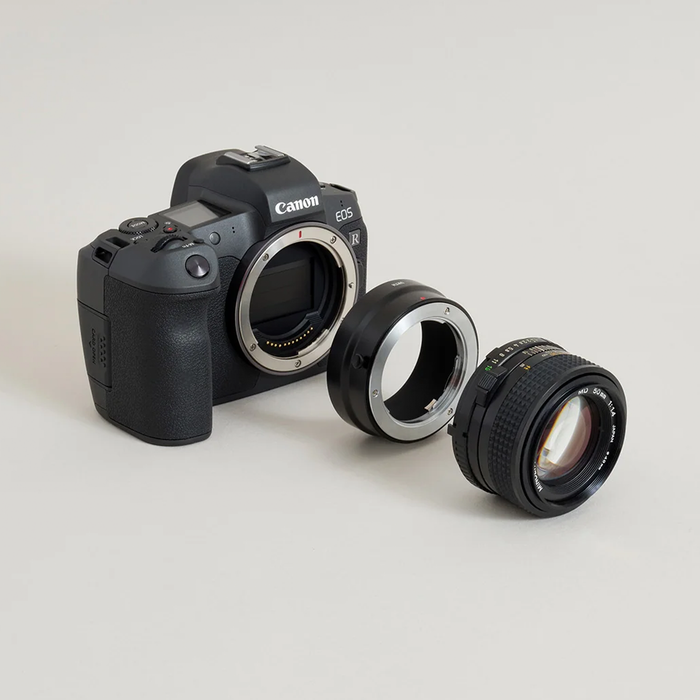 Urth Manual Lens Mount Adapter for Minolta MD Lens to Canon RF-Mount Camera Body