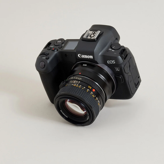 Urth Manual Lens Mount Adapter for Minolta MD Lens to Canon RF-Mount Camera Body