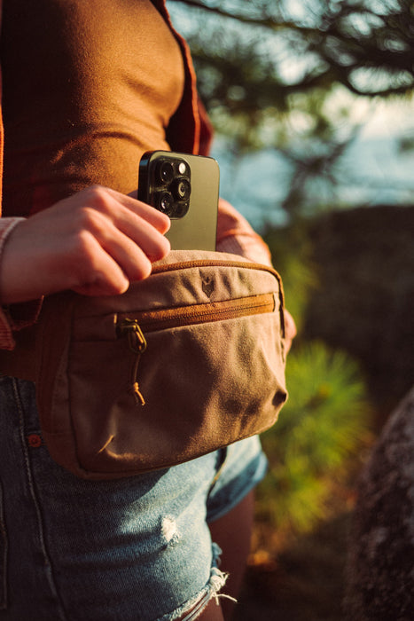 Clever Supply Co. Sidekick 1L Belt Bag - Tan
