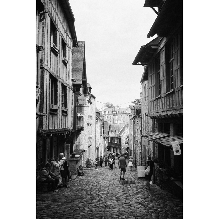 Ilford HP5 Plus 400 Black & White Negative - 35mm Film, 100' Roll