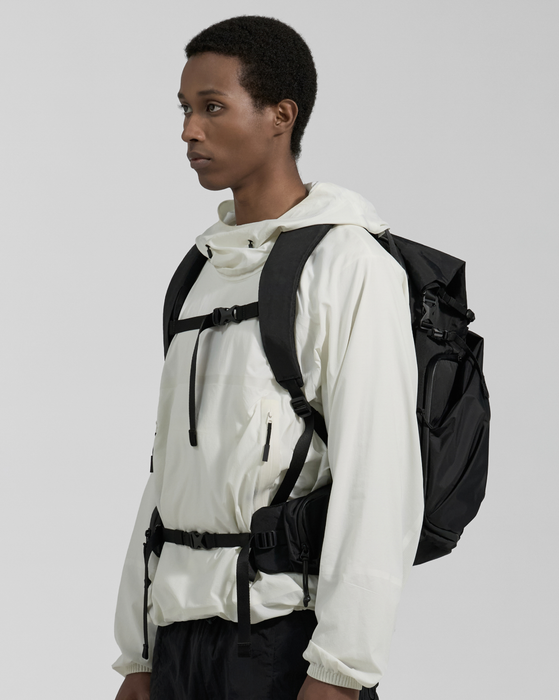 Urth Helios Outdoor 40L Backpack with Core Camera Cube M - Onyx