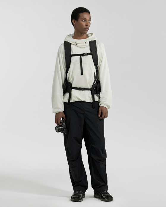 Urth Helios Outdoor 40L Backpack with Core Camera Cube M - Onyx