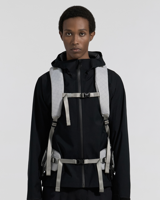 Urth Helios Outdoor 40L Backpack with Core Camera Cube M - Stone