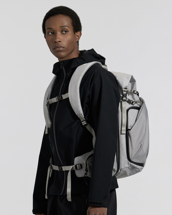 Urth Helios Outdoor 40L Backpack with Core Camera Cube M - Stone
