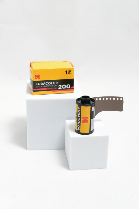 Kodak Eastman Professional KODACOLOR 200 Color Negative - 35mm Film, 36 Exposures, Single Roll
