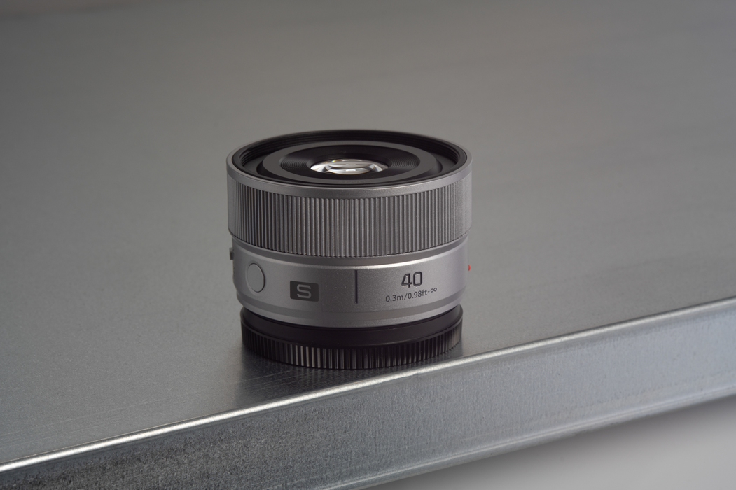 Lumix S 40mm f/2 Lens - SIlver