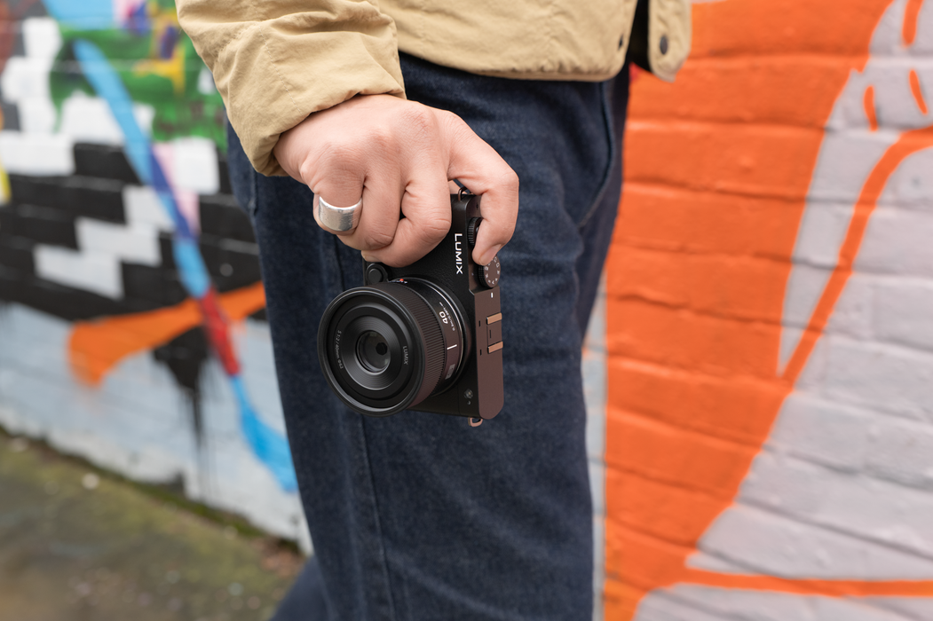 Lumix S 40mm f/2 Lens - SIlver