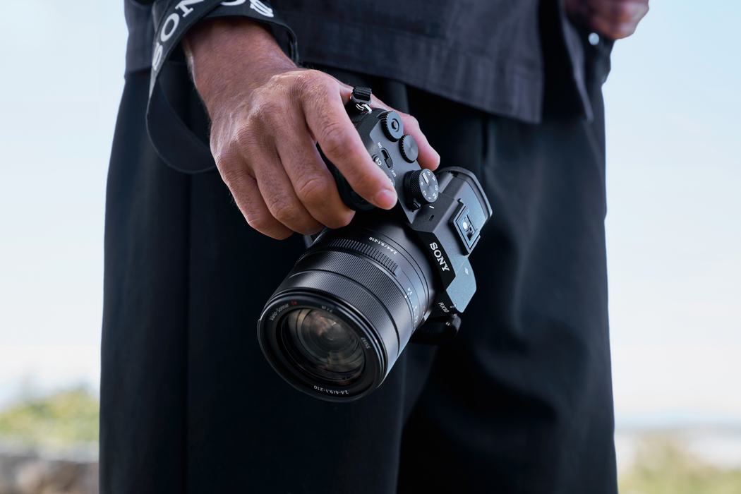 Sony RX10 V Compact Camera