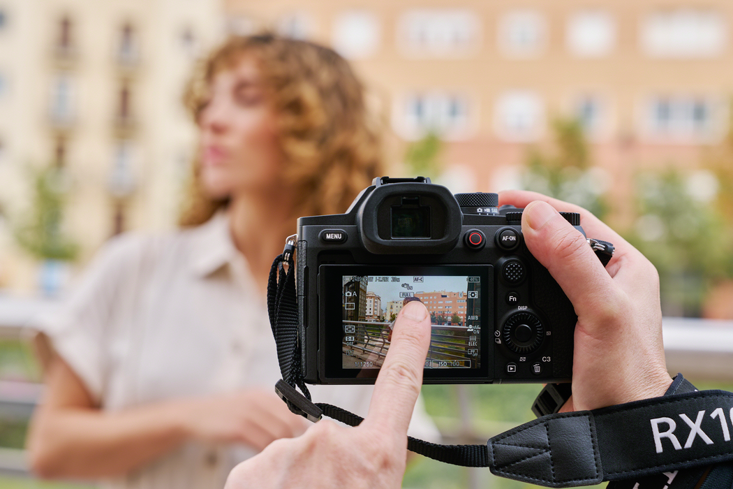 Sony RX10 V Compact Camera