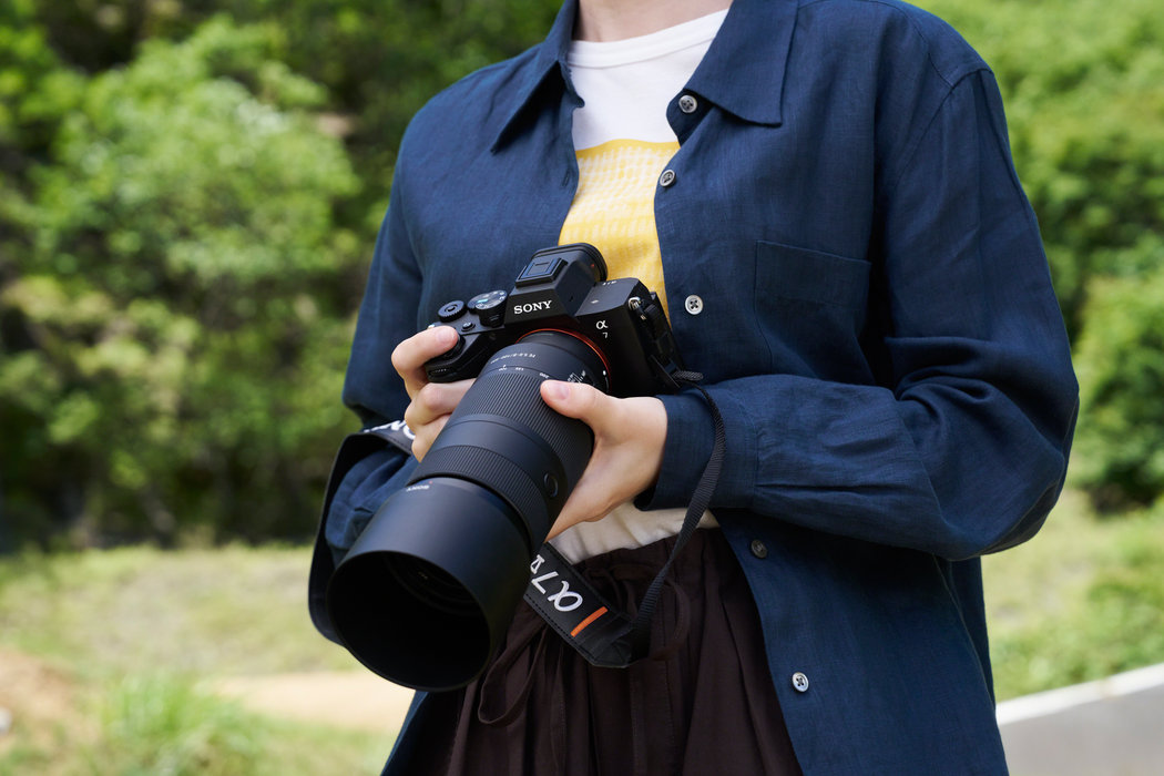 Sony FE 100-400mm f/5.6-8 OSS Lens