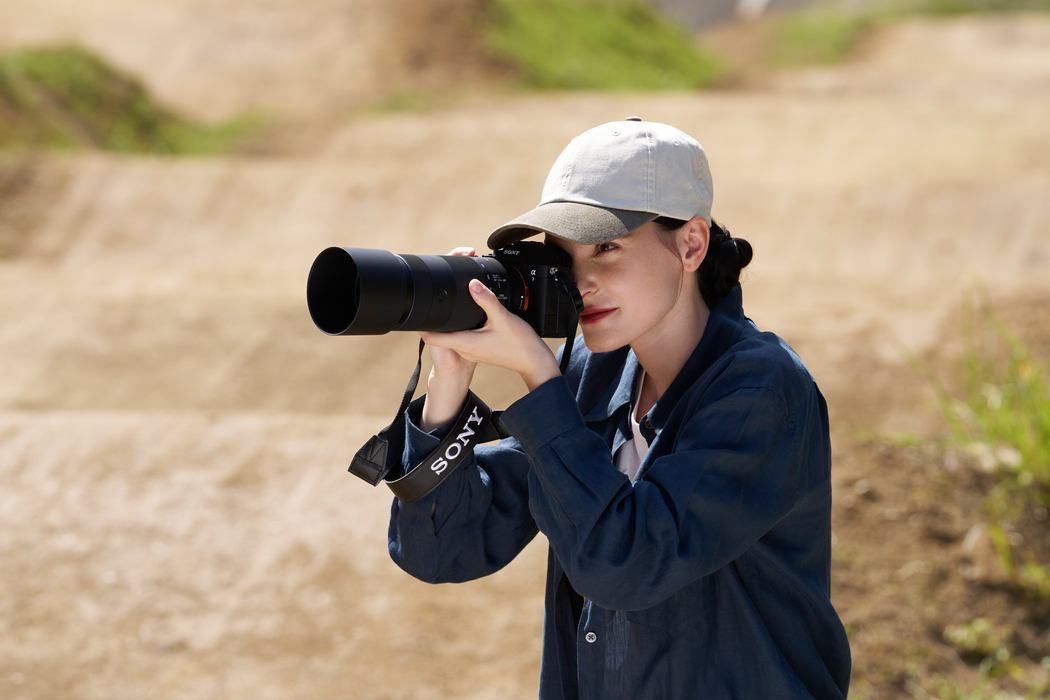 Sony FE 100-400mm f/5.6-8 OSS Lens