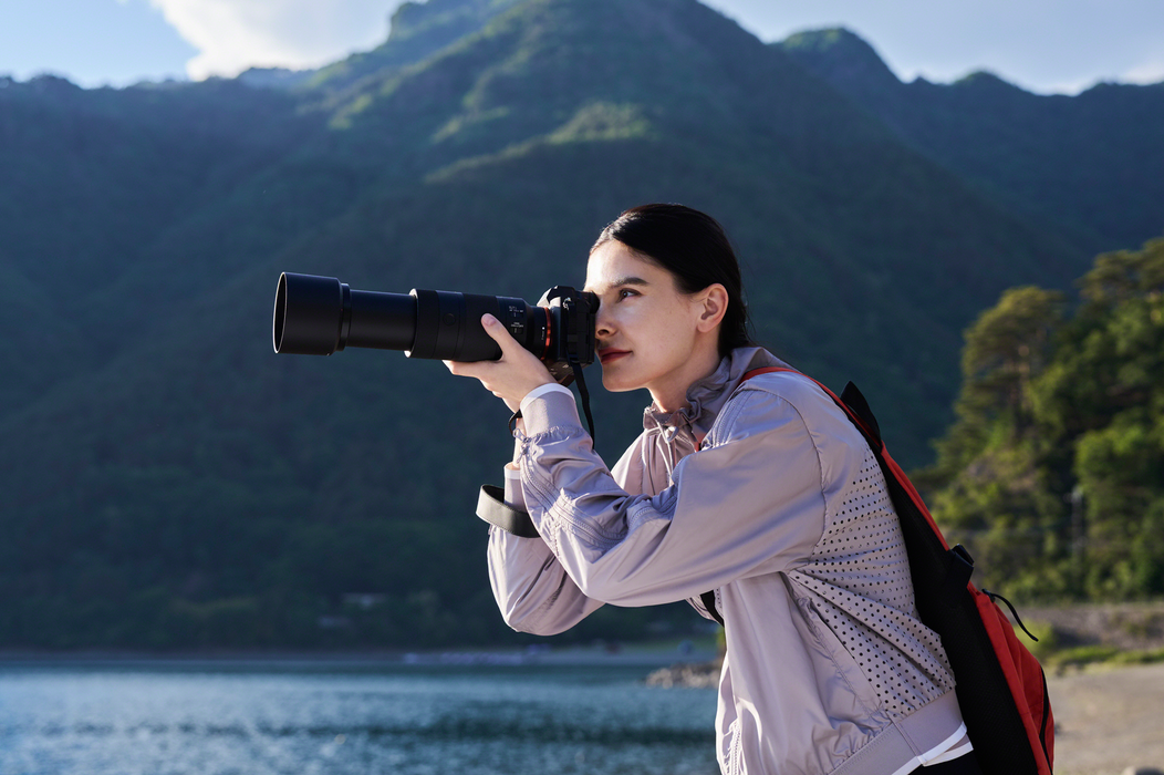 Sony FE 100-400mm f/5.6-8 OSS Lens