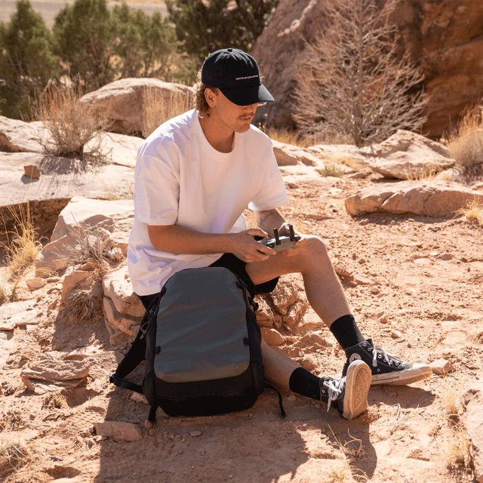 Wandrd Stratus Photo 18L Backpack - Uyuni Purple