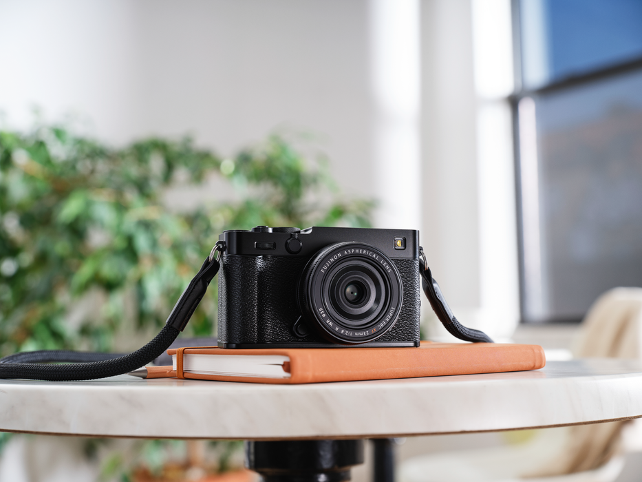 Fujifilm X-E5 Mirrorless Camera - Black