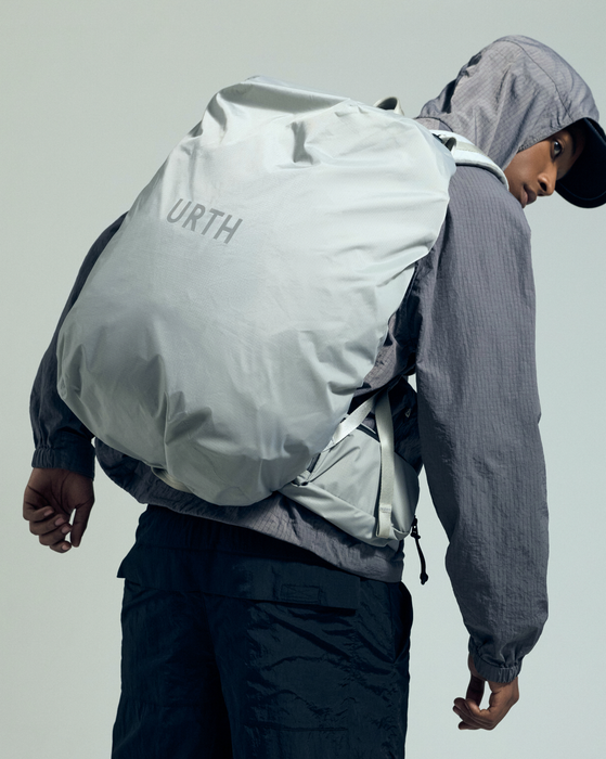 Urth Helios Outdoor 40L Backpack with Core Camera Cube M - Onyx