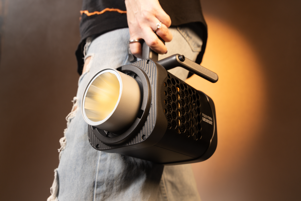 Amaran Halo 600x Bi-Color COB Light (610W)