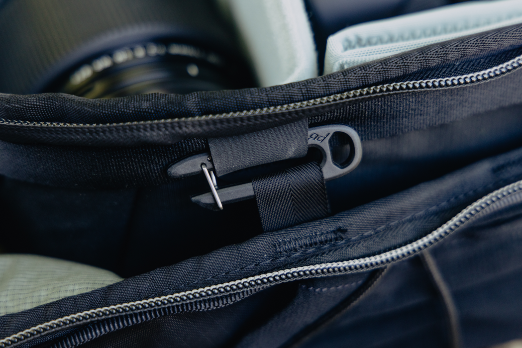 Peak Design Outdoor 18L Backpack Zip - Black