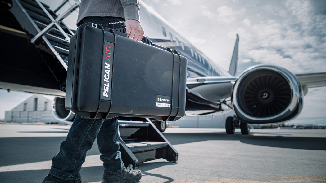 Pelican 1525 Air Case with TrekPak Dividers & Lid Foam - Black