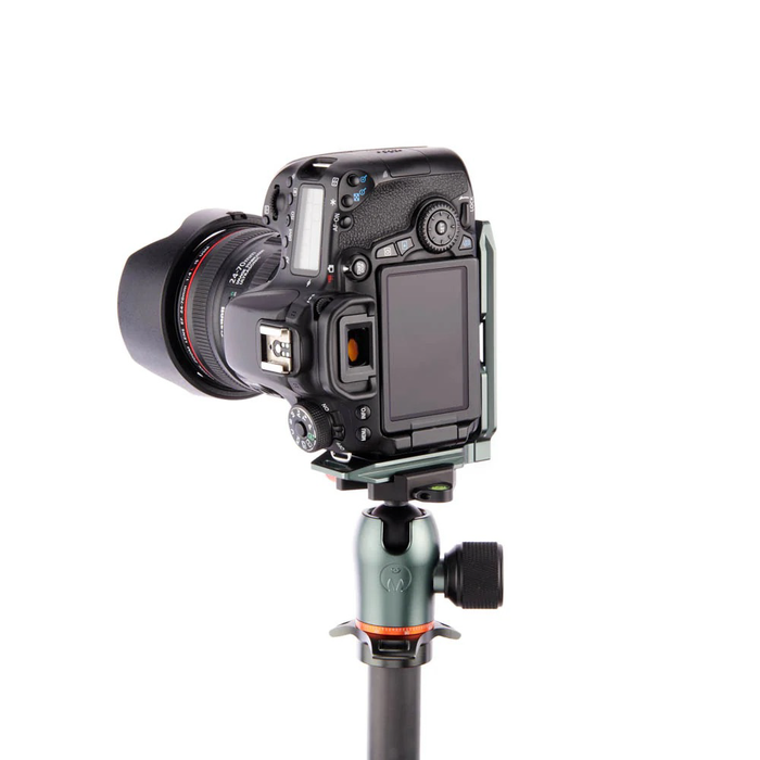 3 Legged Thing QR11 2.0 Arca Swiss-Compatible Universal Standard L-Bracket - Metallic Slate Gray