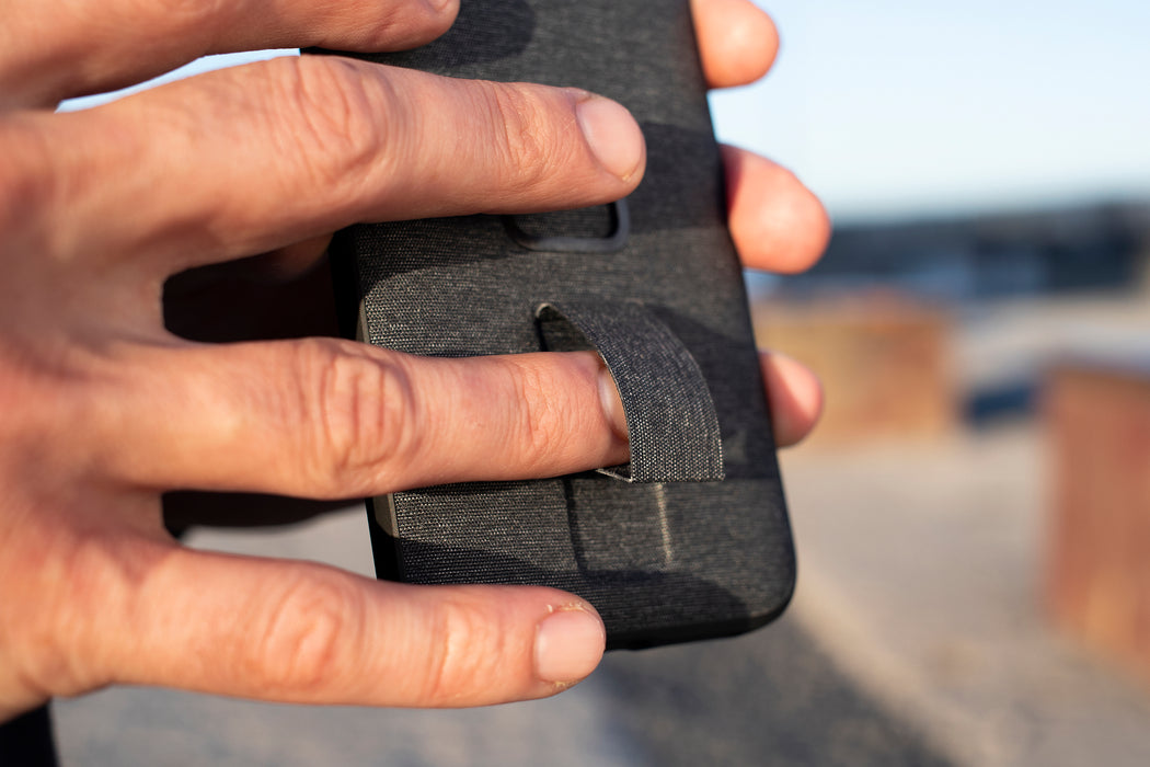 Peak Design Mobile Everyday Fabric Loop Case for iPhone 12/12Pro, 6.1" - Charcoal