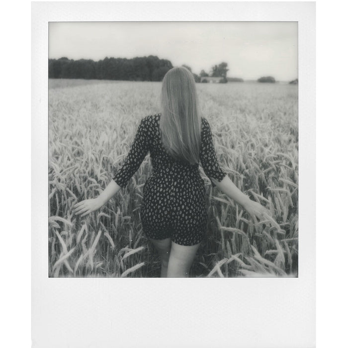 Polaroid Black & White 600 Instant Film - 8 Exposures