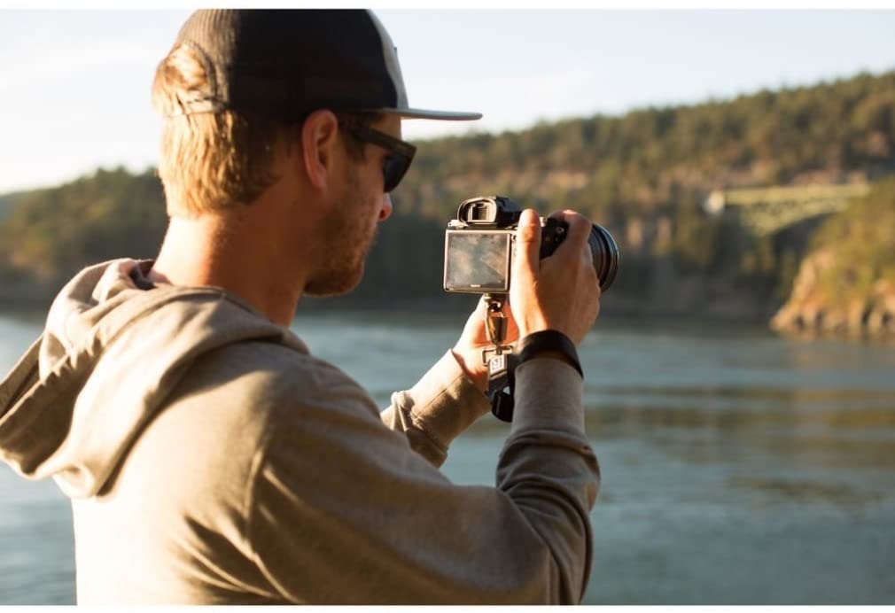 BlackRapid Wrist Camera Strap with FR-5 FastenR